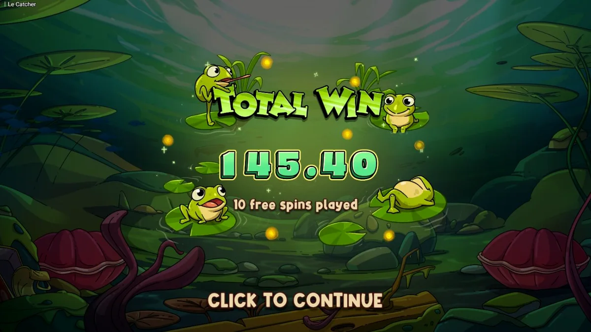 Rakun pemancing dalam slot Le Catcher dengan latar belakang malam hari yang tenang